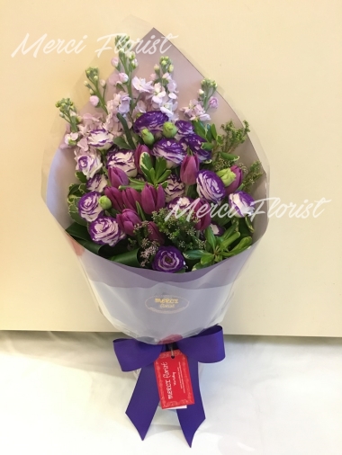 **KBQ16** Purple Tulip Long Bouquet<br>紫色鬱金香 長形花束