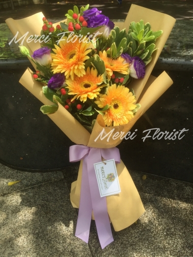 **KMBQ72** Gerbera Long Bouquet - Champagne - 6 pcs<br>太陽花 長形花束 - 香檳色 - 6枝