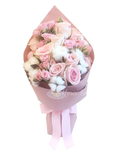 **KBQ80** Pink Rose, Mini Rose, Cotton Long Bouquet <br>粉玫，粉小玫，棉花長形花束