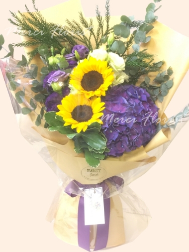 **BQ23** Sun Flower 2pcs and Hydrangea Long Bouquet<br>向日葵2枝及繡球長形花束