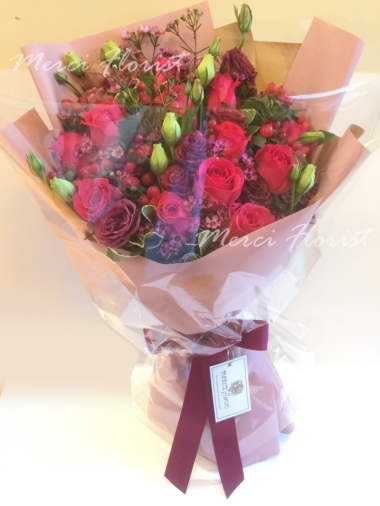 **KBQ98** Fuchsia Rose Long Bouquet-12pcs<br>桃紅色玫瑰 長形花束-12pcs
