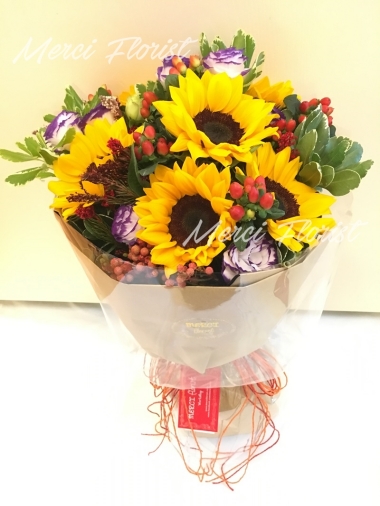 **KBQ19** Sun Flower Round Bouquet<br>向日葵 圓形花束