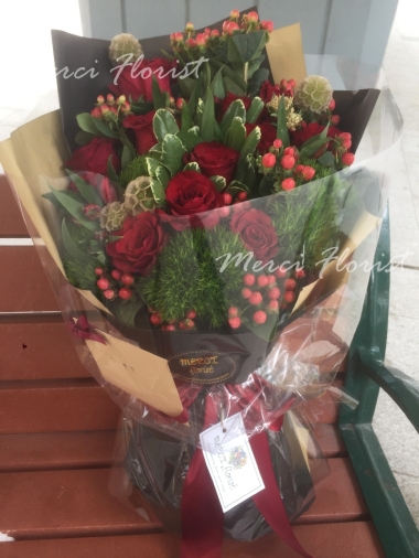 **KBQ99** Red Rose Long Bouquet<br>紅色玫瑰長形花束