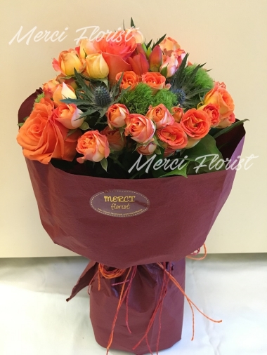 **KBQ47** Orange Rose and Mini Rose Round Bouquet - 12 pcs<br>橙色玫瑰 及 小玫瑰 圓形花束 - 12 枝