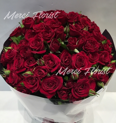 **BQ01** Red Mini Rose Round Bouquet<br>紅色小玫瑰圓形花束