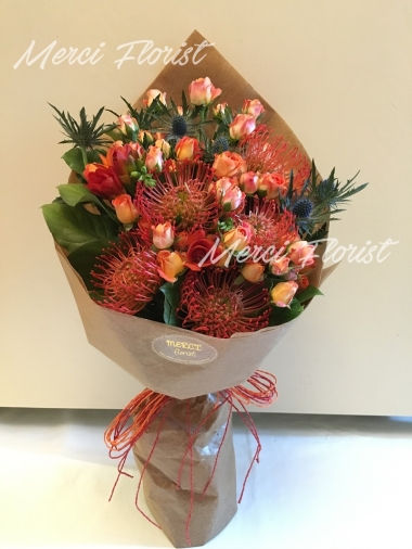 **KBQ48** Leucospermum & Mini Rose Long Bouquet - Orange<br>煙花菊 及 小玫瑰 長形花束 - 橙色