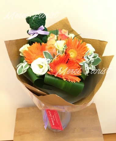**KMBQ63** Gerbera and Rose Mini Round Bouquet  (Suitable for Kids) <br>太陽花 及 玫瑰 圓形迷你小花束 (適合小朋友) -