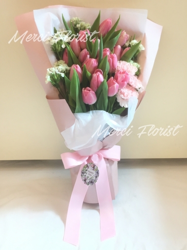 **KBQ15** Pink Tulip Long Bouquet<br>粉色鬱金香 長形花束