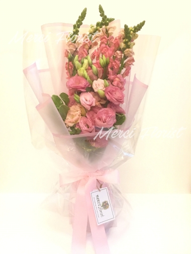 **KBQ68** Antirrhinum Majus and Eustoma Long Bouquet - Pink<br>金魚花 及 桔梗 長形花束 - 粉色